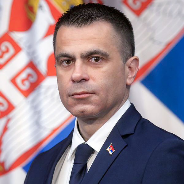 Nenad Popović, ministar bez portfelja zadužen za oblast međunarodne ekonomske saradnje i oblast društvenog položaja crkve u zemlji i inostranstvu